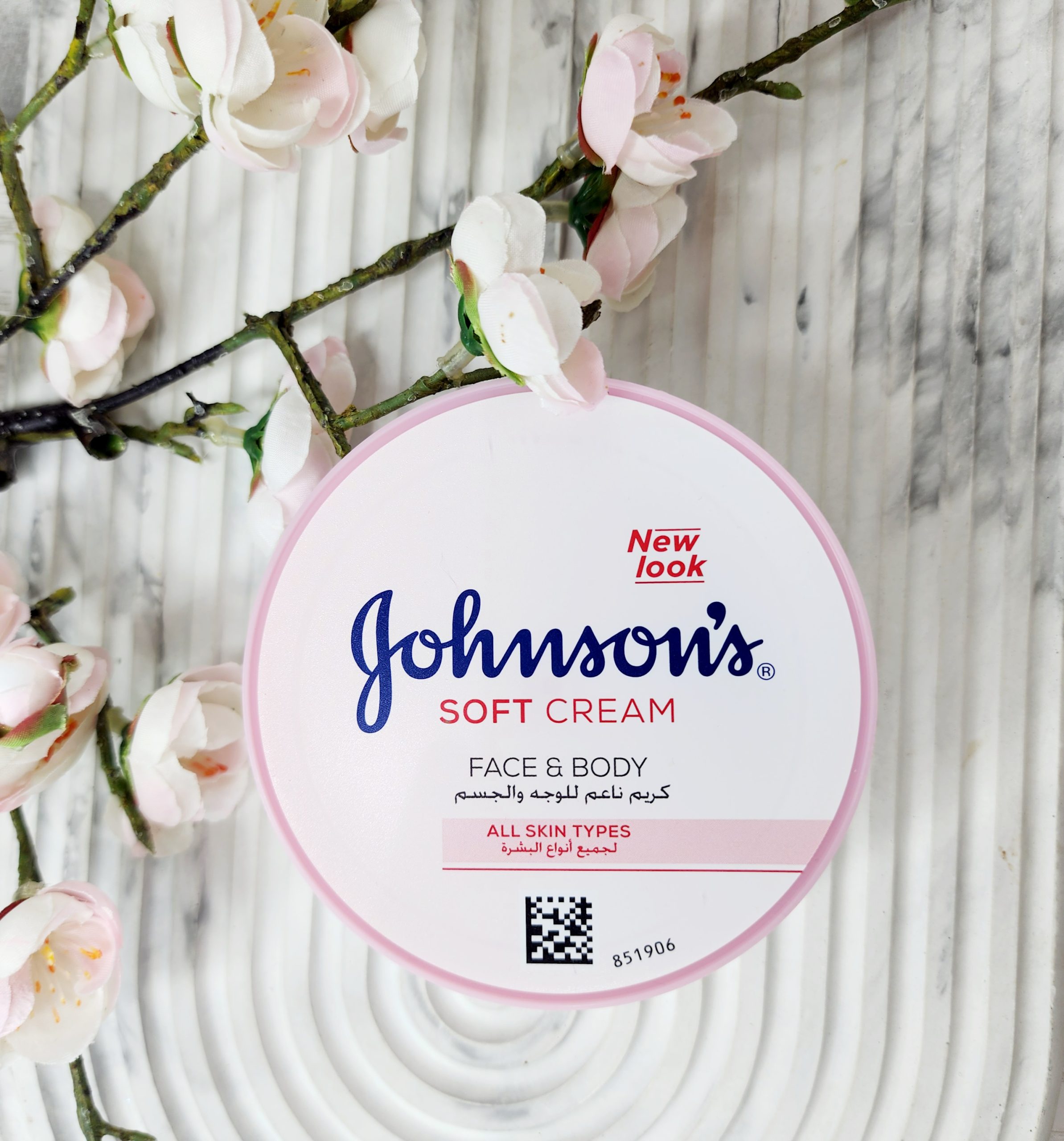 کرم جانسون Johnson’s مرطوب کننده صورت و بدن 200 میل