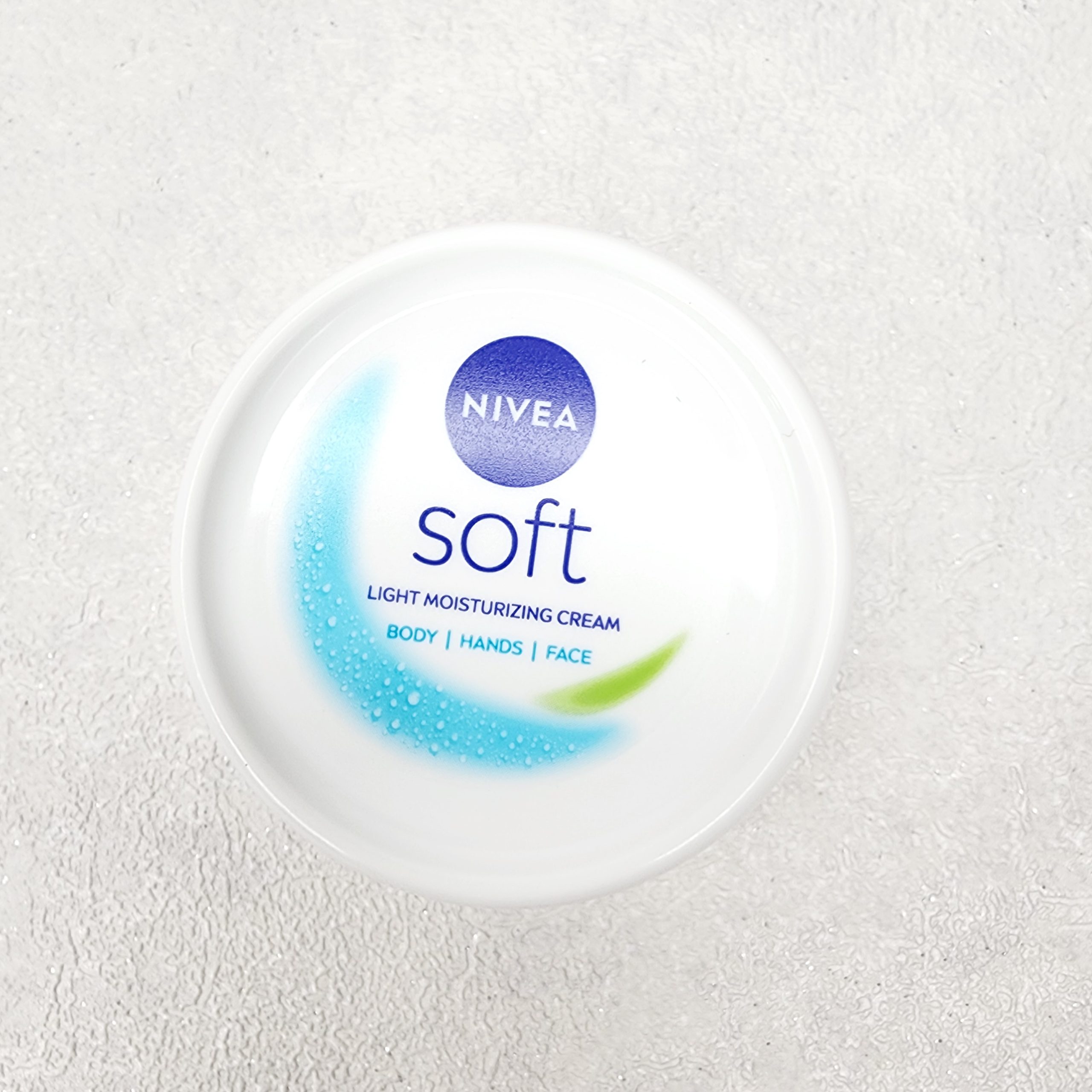کرم مرطوب کننده مینی Nivea نیوآ مدل Soft حجم 25 میل
