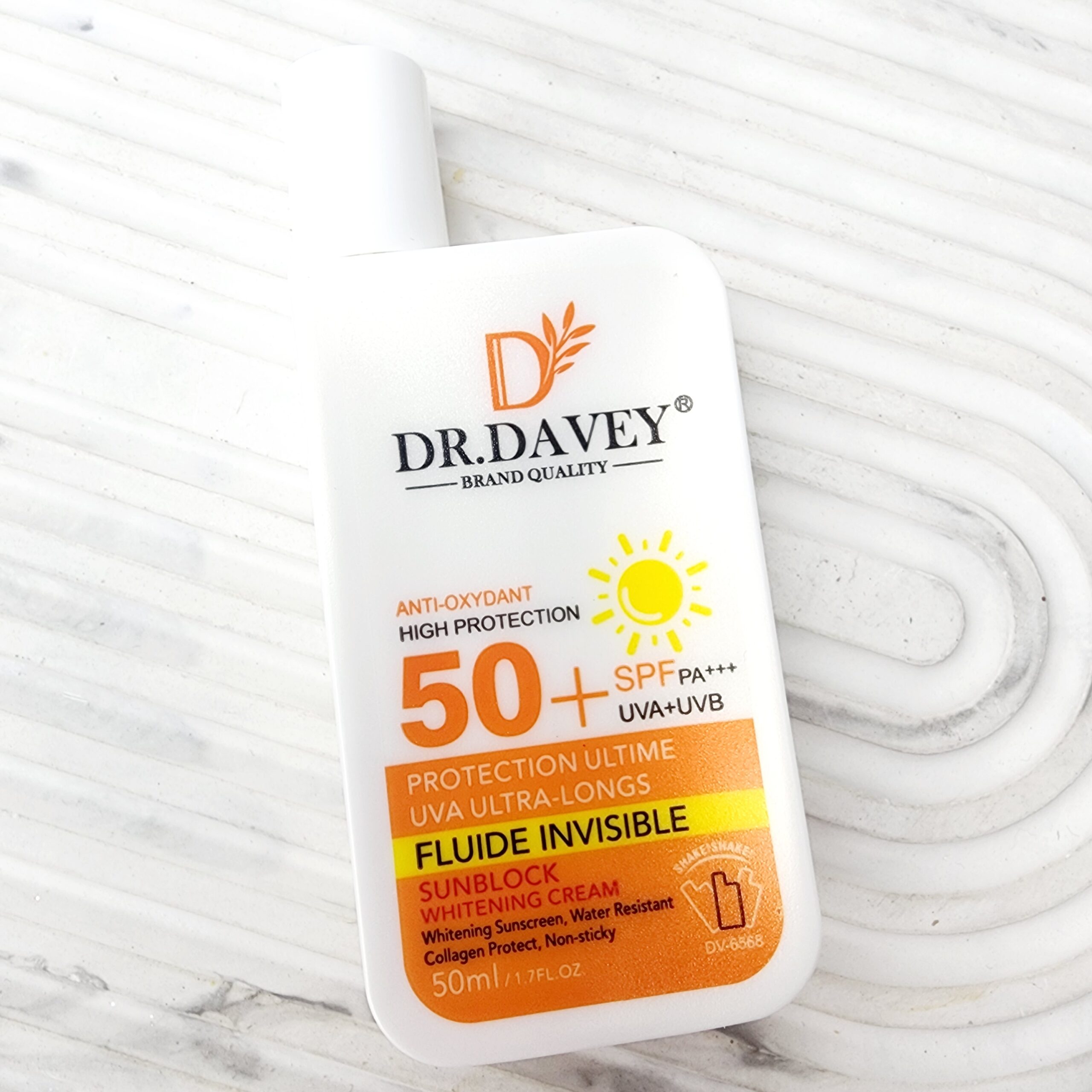 ضدآفتاب دکتر دیوی spf50برپایه ی آب 50میل